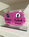 Social Media Stand
