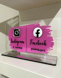 Social Media Stand