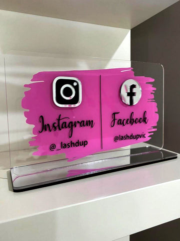 Social Media Stand